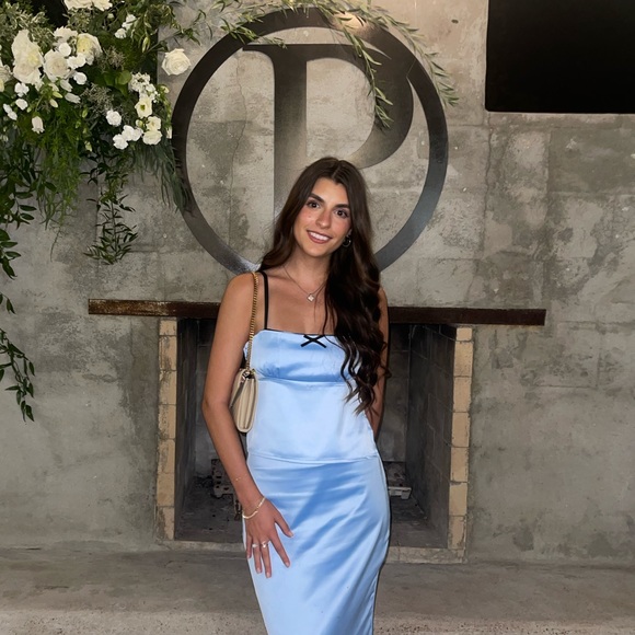 Meet your Posher, Anisa - Picture 1 of 1